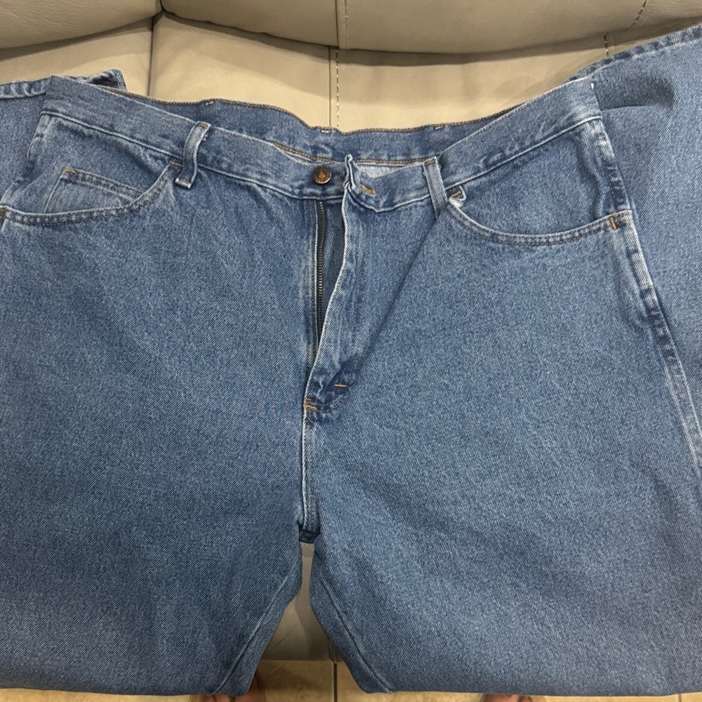 Classic Blue Denim Jeans NWT size 38 x 32 - Picture 1 of 4